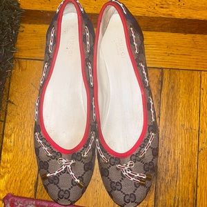 Authentic GUCCI loafers size 8.5.